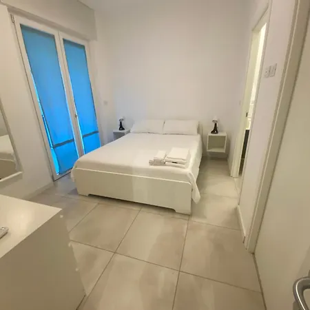 26 Urban Living Apartment